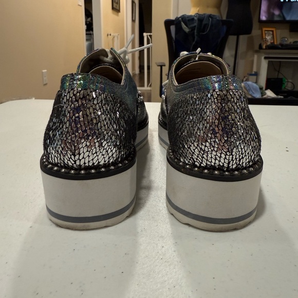 Betsey Johnson Black Iridescent Shoes with Pink Heart - Picture 6 of 13